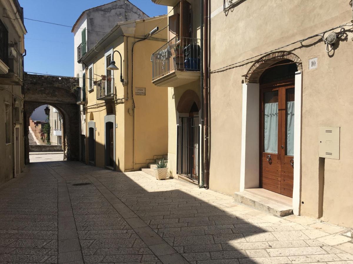Апартаменты Le Volte Nel Borgo Термоли Экстерьер фото